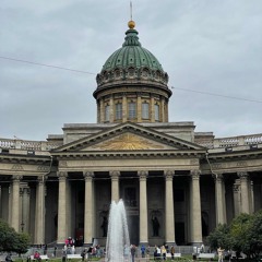 «Вальс на Лебяжьей канавке», автор Александр Розенбаум, исполняет Лев Слонимский.