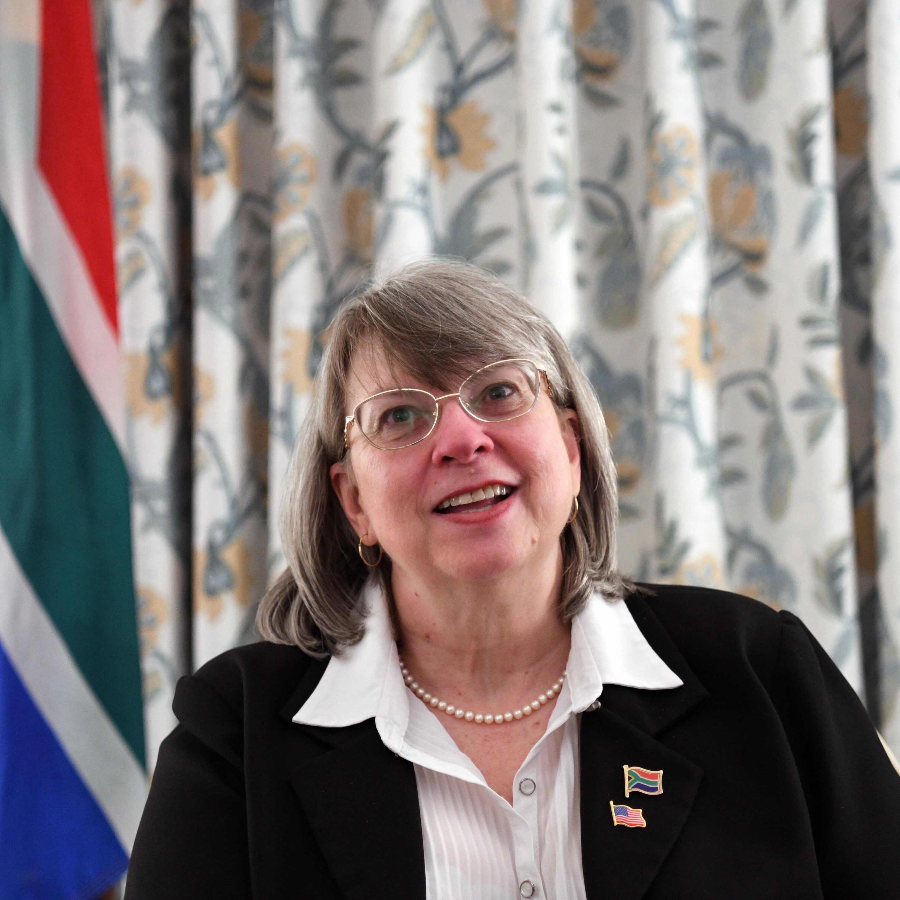 VENITA SMIT SA CONSUL-IN-CHARGE IN LA ON MINISTER RONALD LAMOLA WORKING VISIT