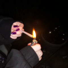 girls like cigarettes