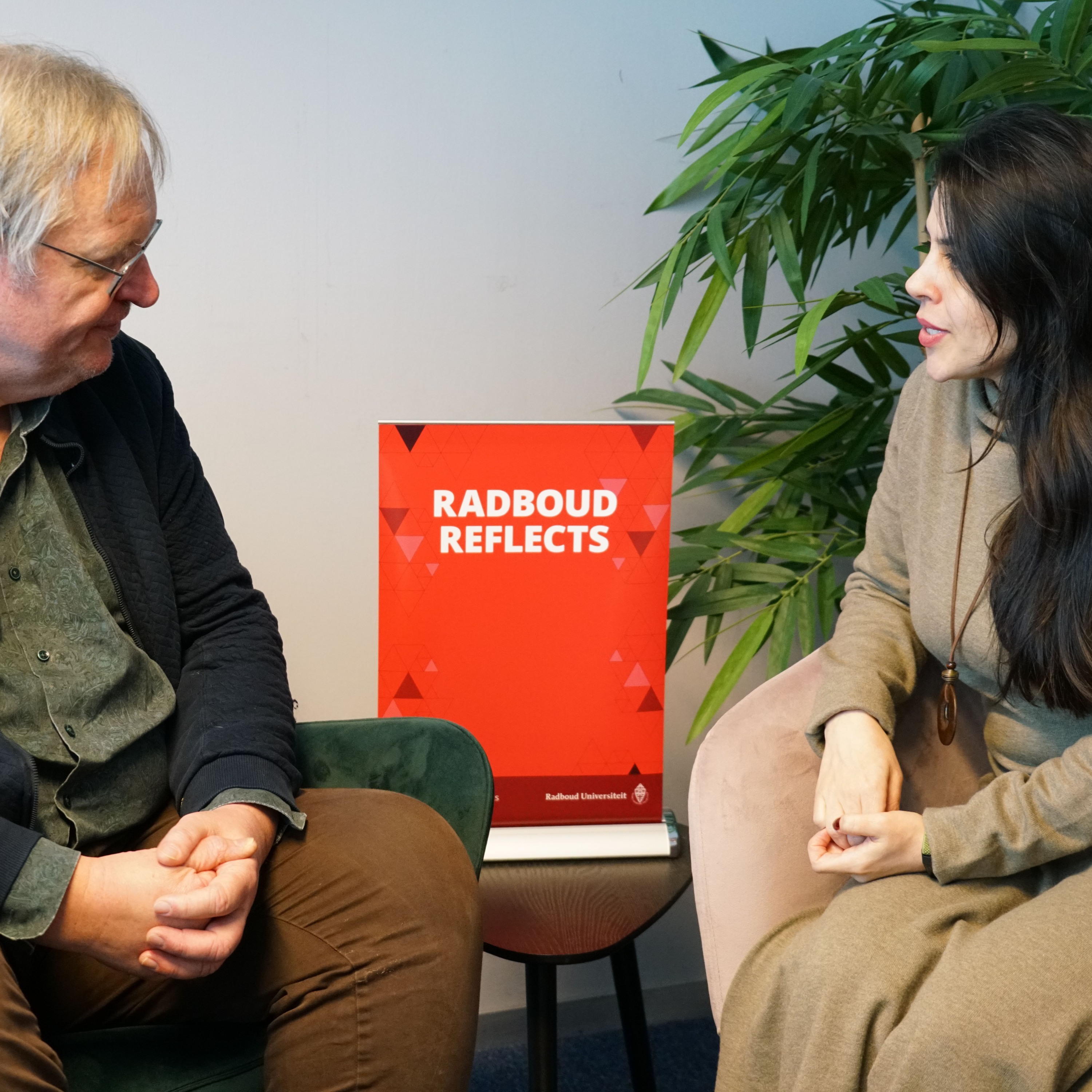 Protests in Iran | Podcast with researcher Samaneh and philosopher Cees Leijenhorst