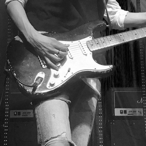 يسجنوني يعذبوني