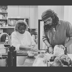 Thanks Giving on Monday - Full Plate