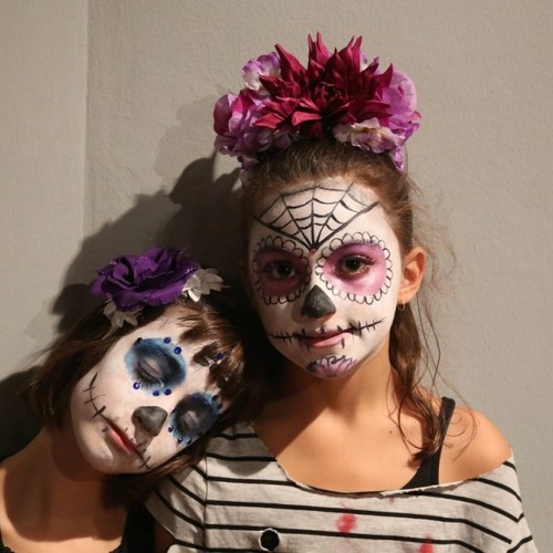 Stream IS IT OK TO GO TO A HALLOWEEN PARTY WITHOUT A COSTUME by 1Luxe1