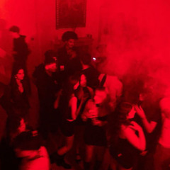 (Dj 2Cry) bitches b slutz