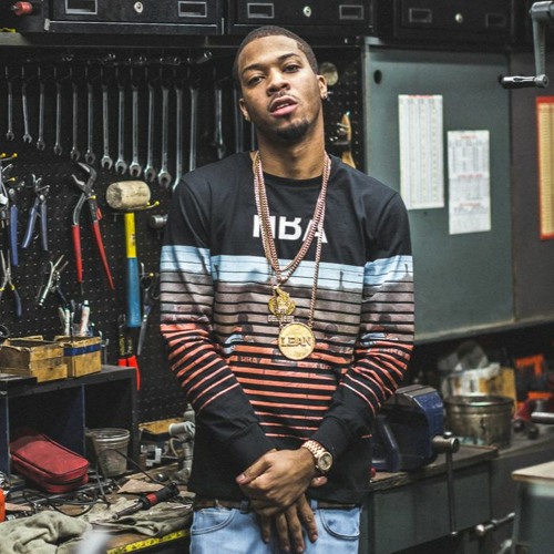 Never Saw Me (feat. El'plaga, Ryda & Sick)