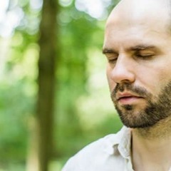 Körper-Meditation: Den Bauch Wahrnehmen