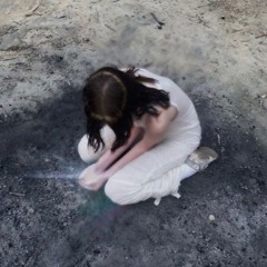 цветные пятна на асфальте