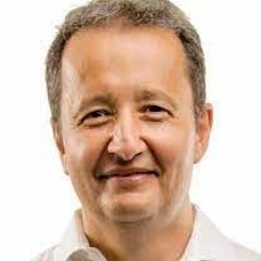 “Vamos a democratizar la democracia”