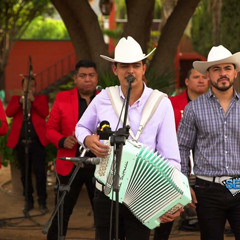 Grupo Arriesgado Ft. Banda Los Populares Del Llano - El De La Aldea (En Vivo 2022)