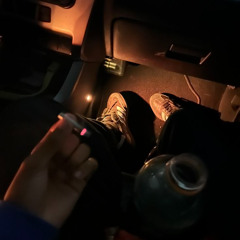 ifugetlnly/u kan call me >,'(