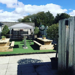 03 BEER GARDEN ISIT