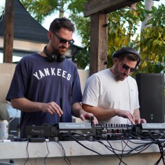 Miami Riviera Set (Wakyin, Augusto Yepes, Carlos Vives, Kassin, Robbie Rivera, PAUZA)