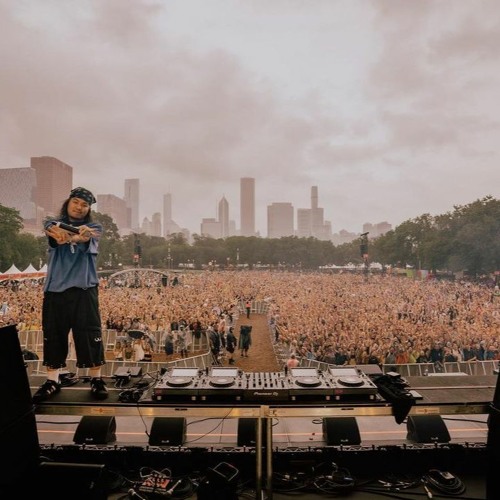 Knock2 - ID (Lollapalooza Intro)
