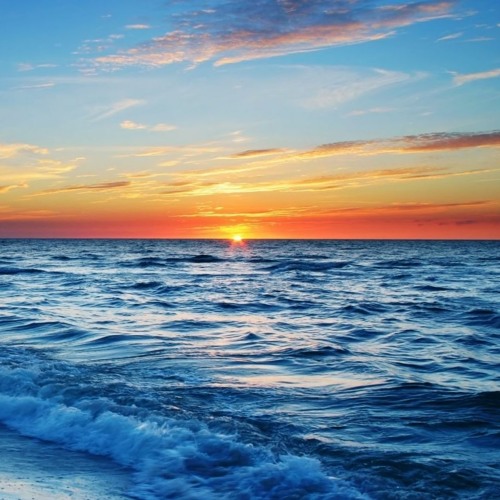 Stream FRONT ZOOM Ocean Waves by Zoom Listen online for free on