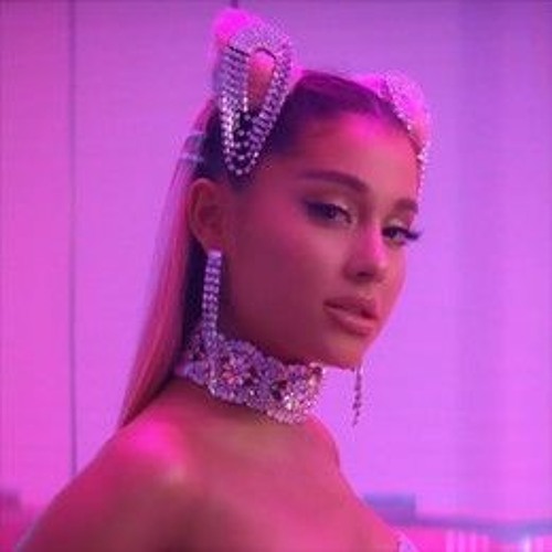 Stream Ariana Grande - 7 Rings (Live At Sweetener World Tour) by Flash TV |  Listen online for free on SoundCloud