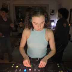 antonella mags schneller // Steintorcast 4