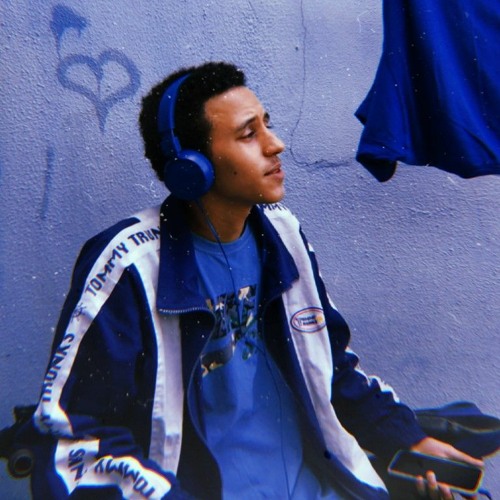 Um pouco mais de azul (Part. Maya)