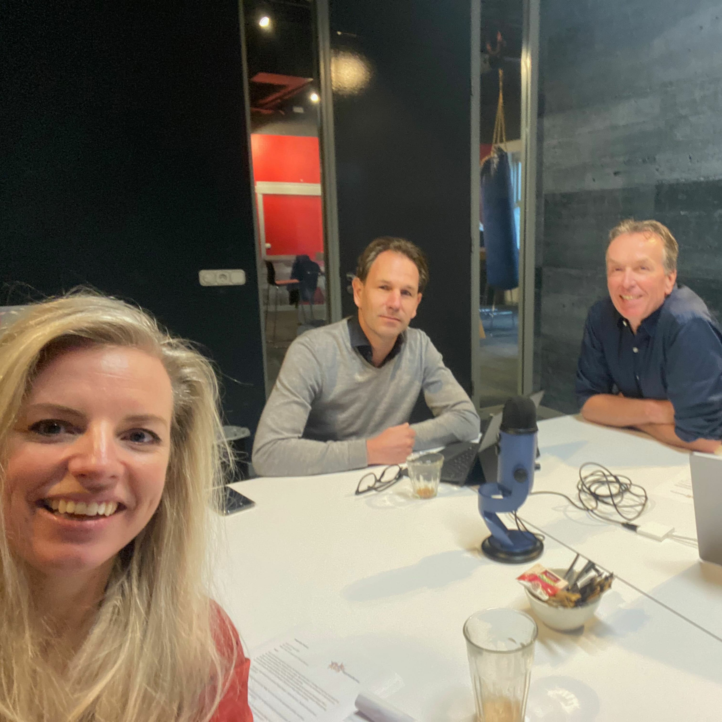 Happy People - Better Business: alles over Werkgeluk en Employee Experience