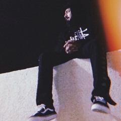black apple-تفاح اسود