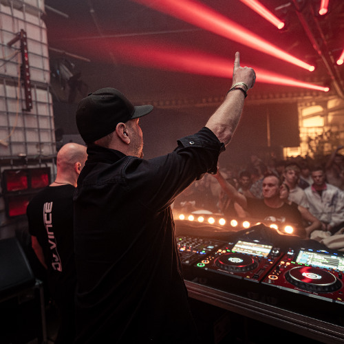 Predator vs Vince | Legacy 1Y Anniversary 01.11.25