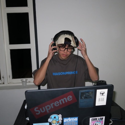 摇头 to the moon !