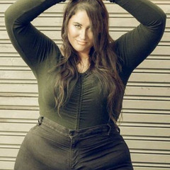 James Cameron finds gold on the gulf coast while he was looking for a fat torta to wife up on the beach but then he got rich AF