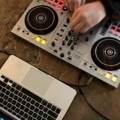 LIVE @ We <3 DMT