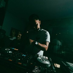 FEMME FATALE MOOMBAHCHILL