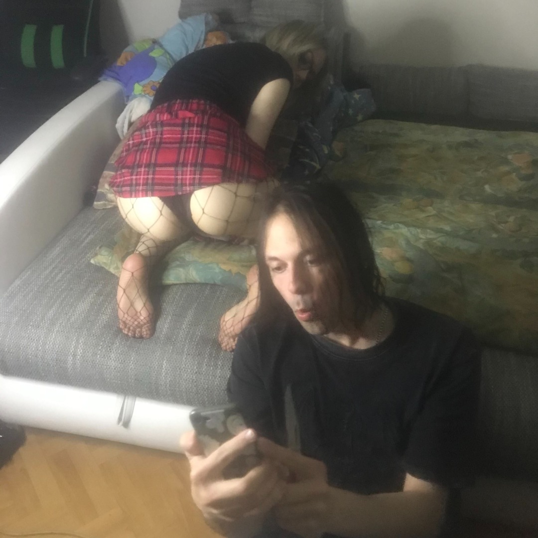 маленькие шлюхи  playlist online for free  on SoundCloud