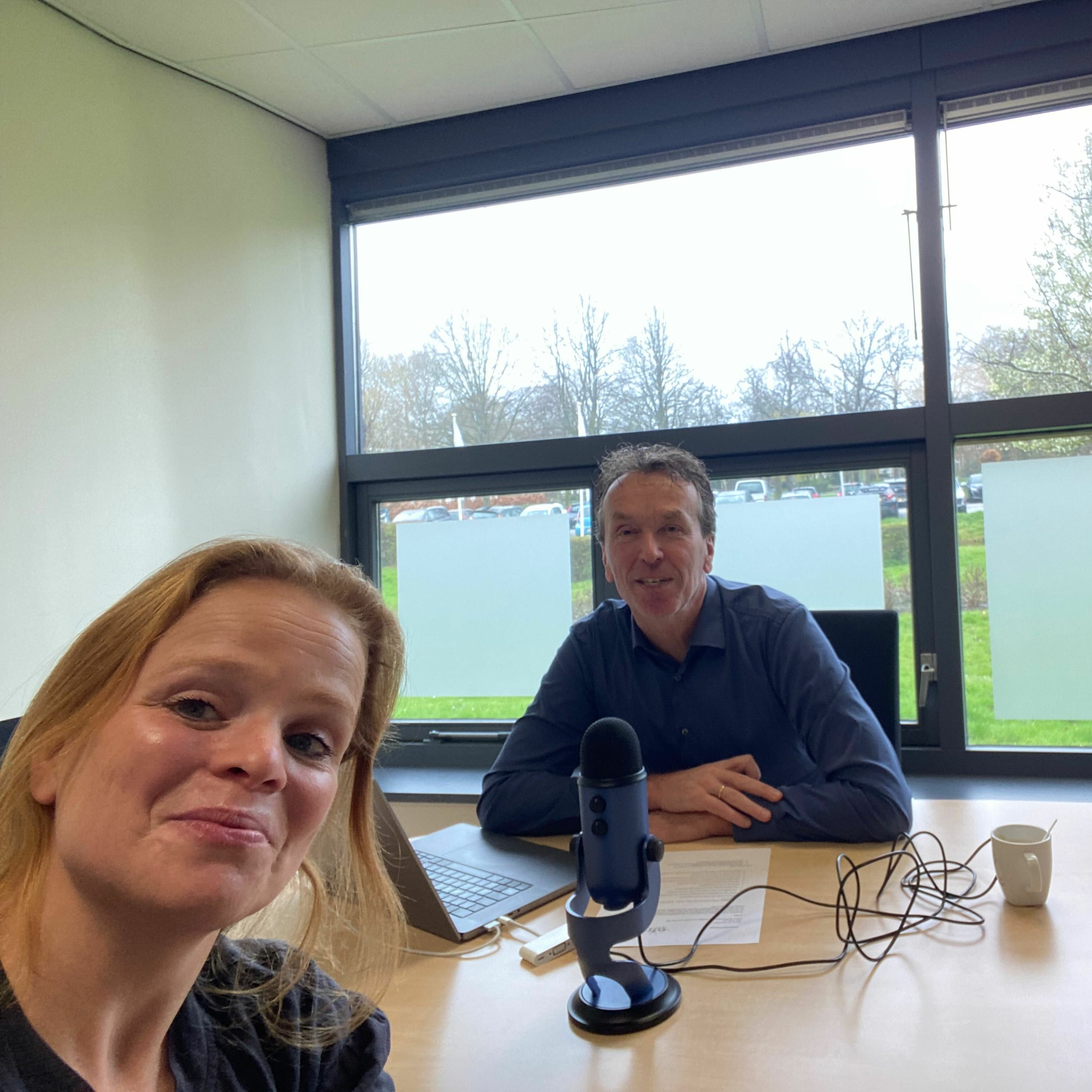 Happy People - Better Business: alles over Werkgeluk en Employee Experience