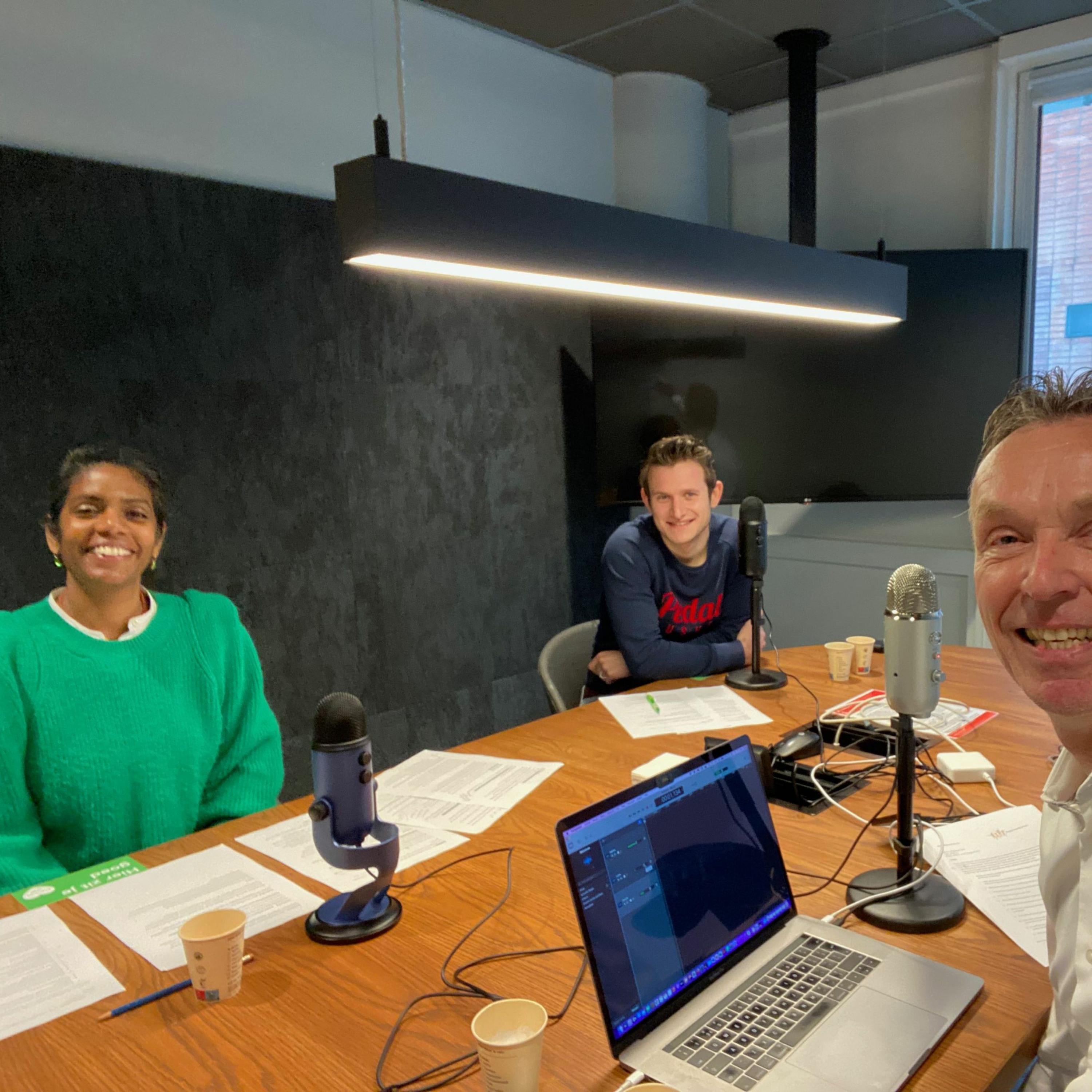 Happy People - Better Business: alles over Werkgeluk en Employee Experience