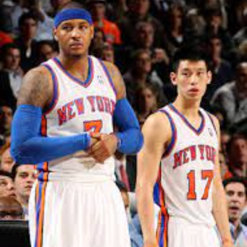 Eu choro enquanto a chuva cai no meu rosto, o céu olha de volta com limerência