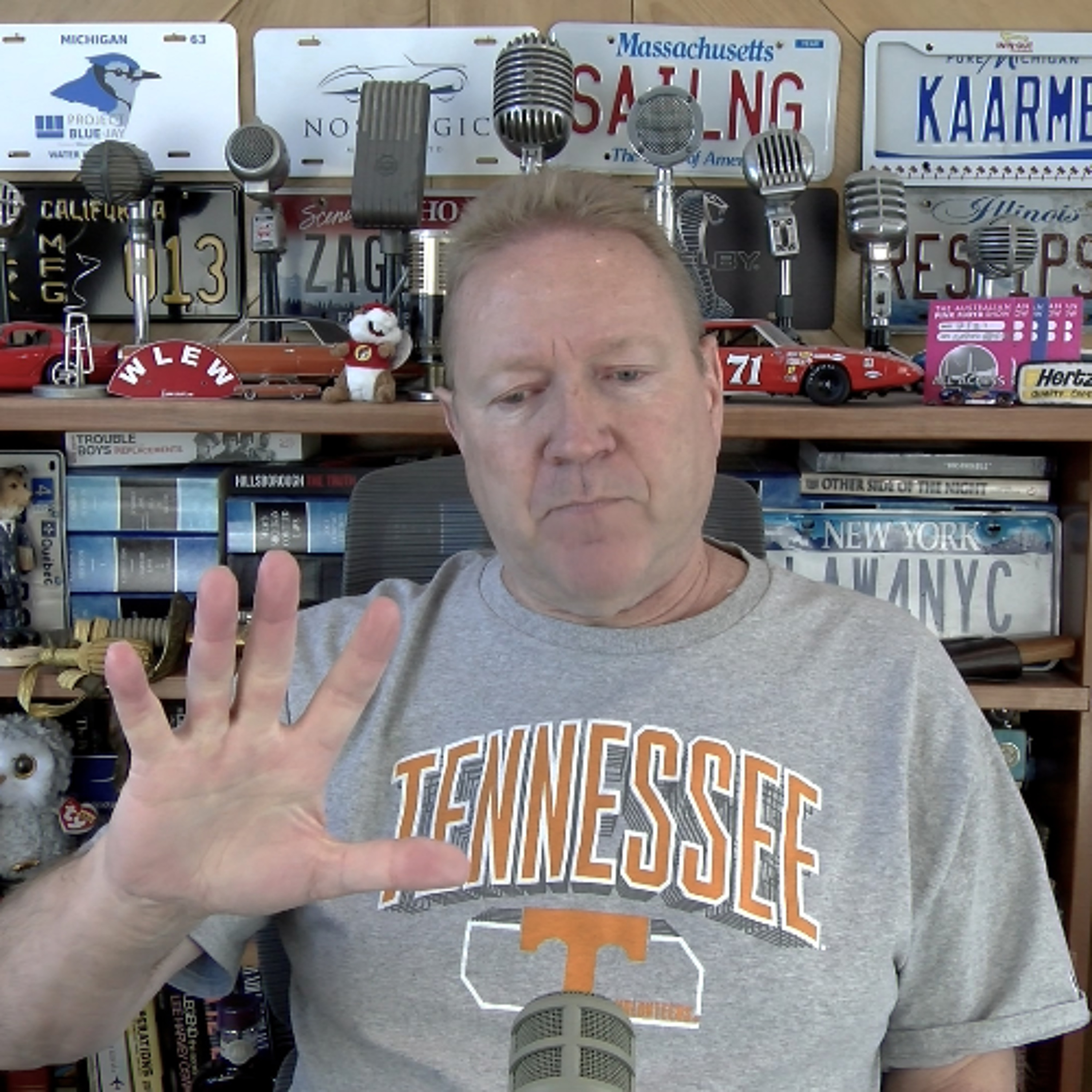 Was $5,000 Cash in a Coffee Mug A Bribe?