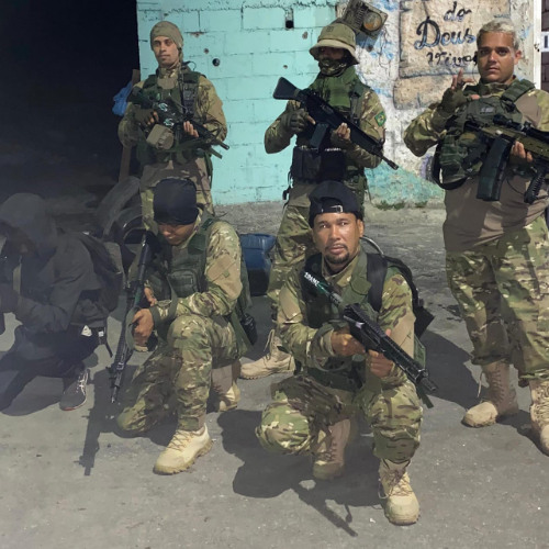 MCs  ELPITBULL & TH - ACABEI COM A TUA LIBERDADE vs SEXO AGRESSIVO (( BAILE DA SERINHA )) DJ CM