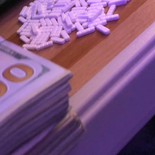 split person w dullxx (freeverse)