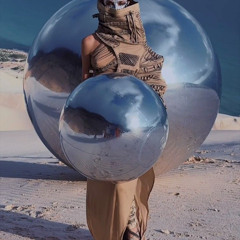 She is Half Human, Half Cyborg - Enrique Hidalgo (Original Mix)