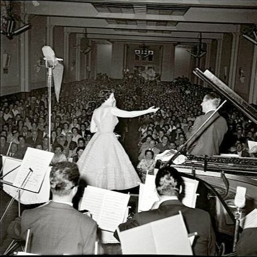 Stream Ciclo 100 años de la radio en Uruguay Columna 2 by Radio Carve