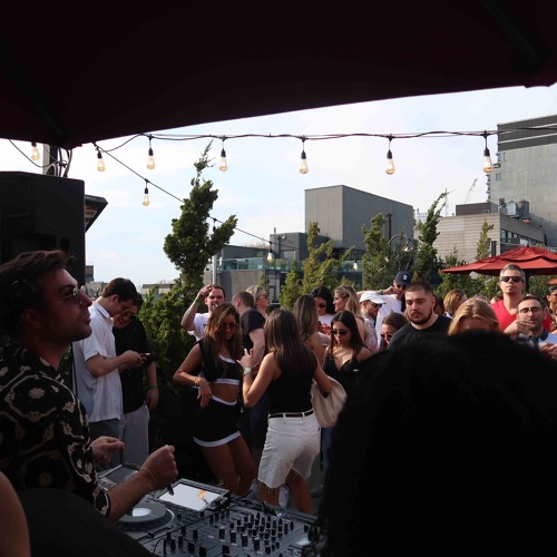 VIZDOM @ Arlo SoHo Rooftop