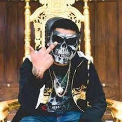 🔥makabelico🔫  El chucky y su esclavon versace