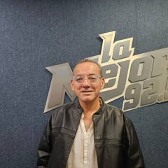 Comentario de Max Cortés: Pregunta a Indira ¿Operar un tumor de cabeza no es urgencia?