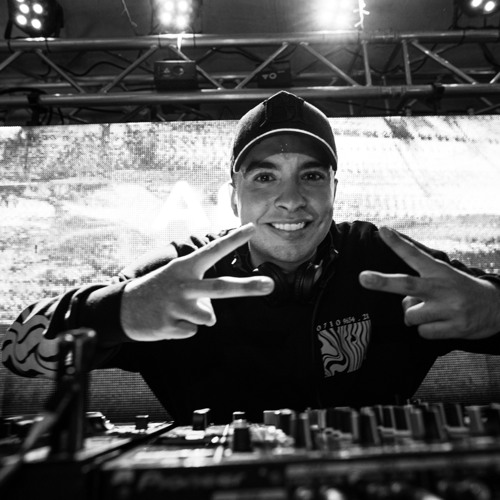 AGU DJ AT @PIKETEANDO BY @MICROWAVES___🔰