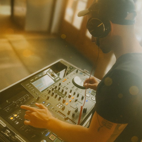 Ambient instrumental by DJ Cassperience