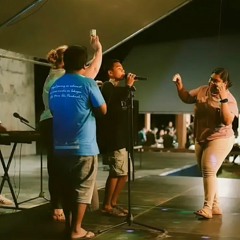 Bomluuk e mongereel Minori on the M.I.C. Micah on the keyboard