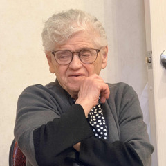 «Мама наша», автор и исполнитель Лев Слонимский.