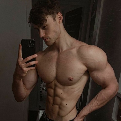 Black Eyed Peas - I Gotta Feeling (Fwice Hardstyle Remix)