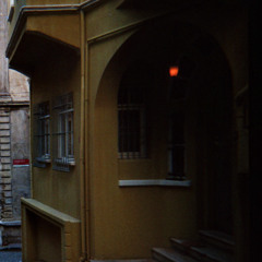 (whos the) ONE 2 CRY.