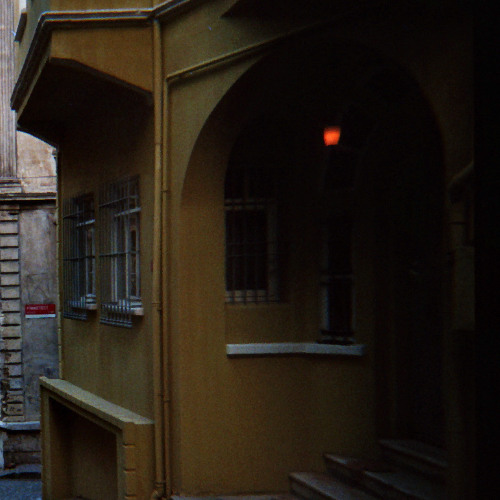 (whos the) ONE 2 CRY.