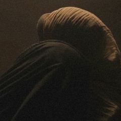أُرَانِي اليَومَ مُبتَسِمَاً..