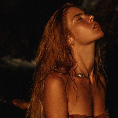 Mileyya New moon mood