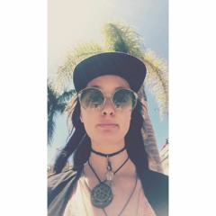 Floaty Fresh🕊✨☁️